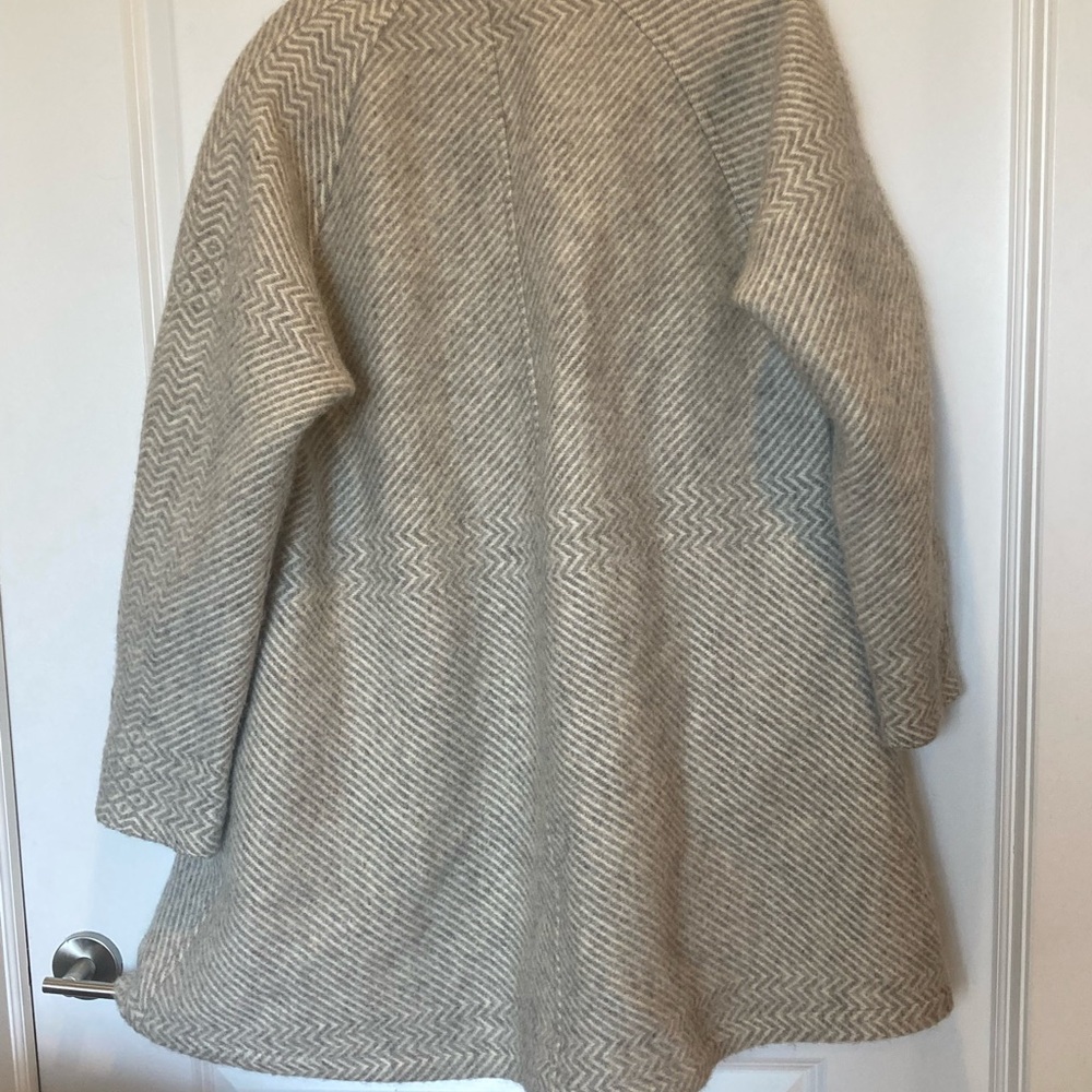 Lynn Fullman gray and white hand made wool coat w/ fringe - Picture 4 of 11